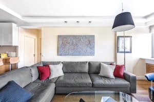 Parisian Haven image 8