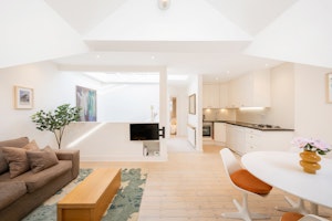 Penthouse Escape image 7