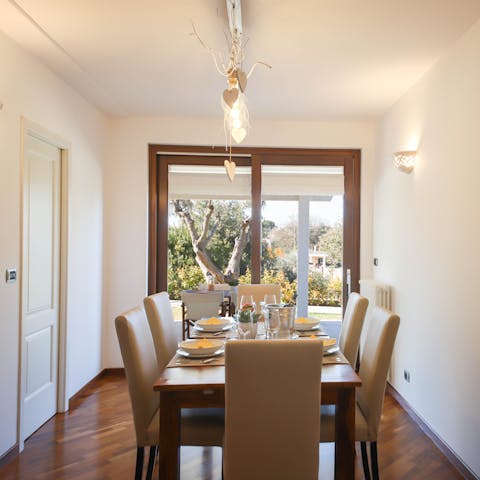 Share a formaggi e frutta board around the dining table