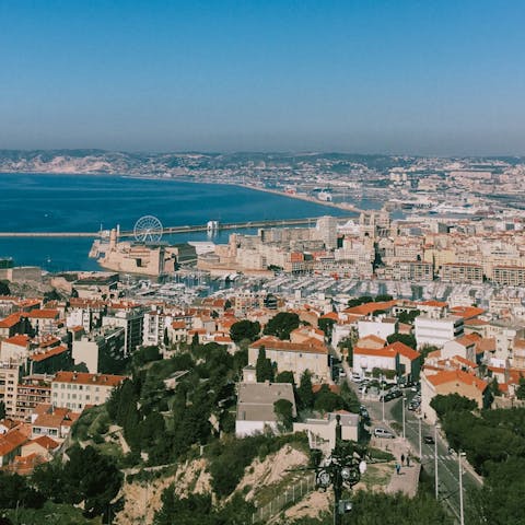 Stay in the 2nd arrondissement of Marseille – only a ten-minute walk away from the historic Vieux Port