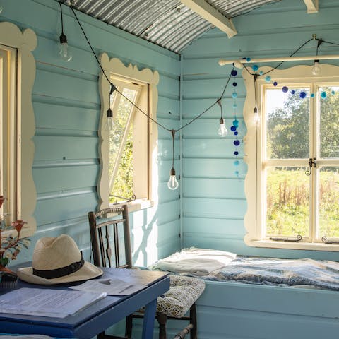 Cosy up in the charming shepherd's hut 