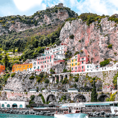 Explore the many wonders of the Amalfi Coast, with your nearest beach of Marina del Cantone a ten-minute drive away 