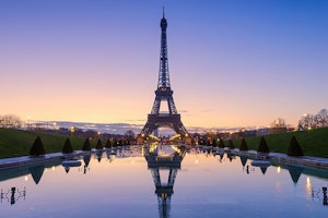 Eiffel Gazing image 12