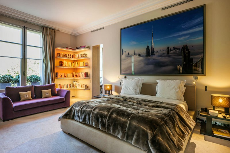 Eiffel Gazing additional image