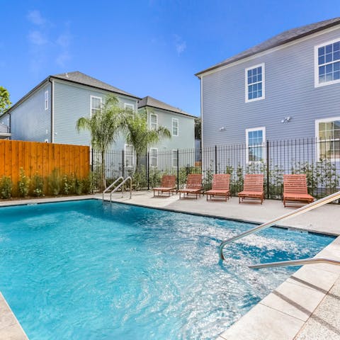 Cool off from the deep south's sun in the swimming pool 