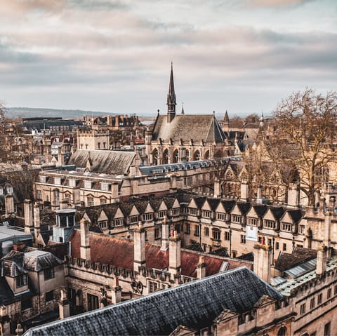 Jump on the bus and explore the historic sights of Oxford