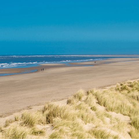 Drive to the nearby beaches of the Suffolk coast, Southwold is just ten-minutes away
