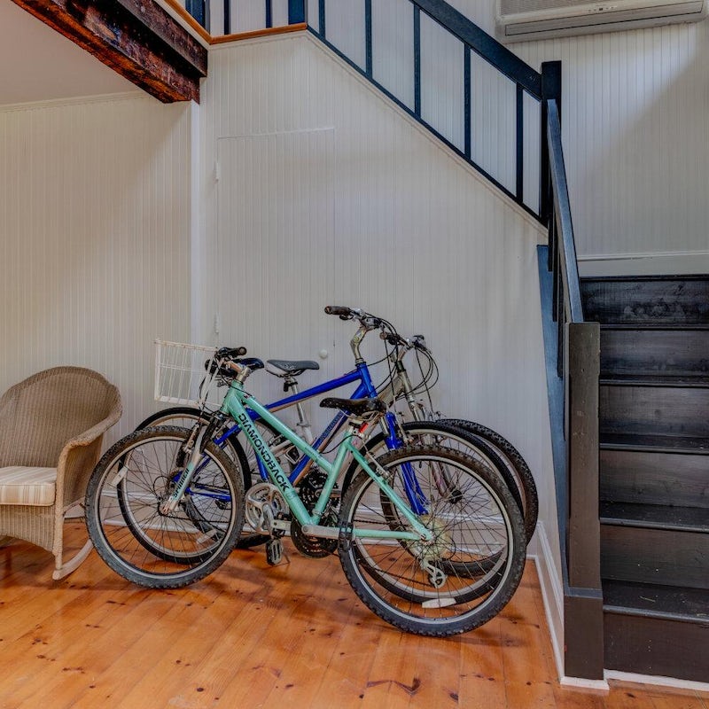 Use the home's bikes to cycle to East Hampton Beach