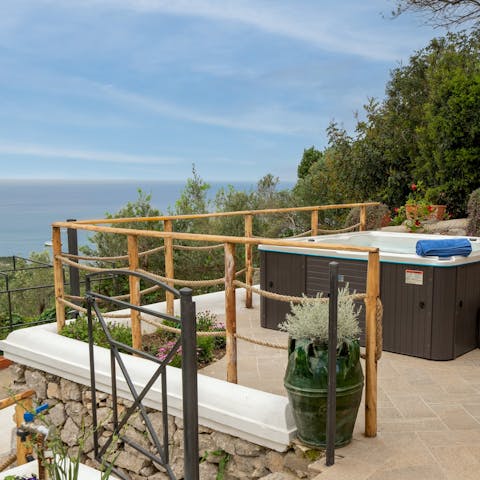 Soak up the Italian sunshine while reading your favourite page-turner in the Jacuzzi