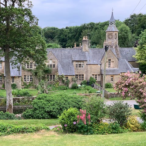 Take the quick seven-minute walk into Winchcombe for its timbered inns and centuries-old architecture  