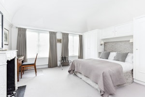 Red Brick Wonderland image 9
