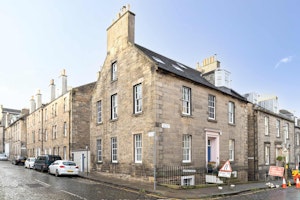 Velvet Calton image 8