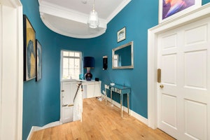Velvet Calton image 4