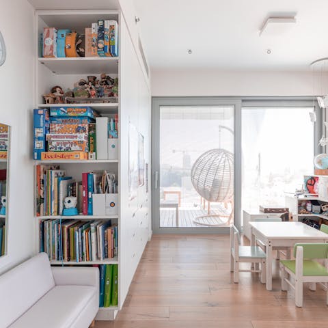 Discover a huge collection of book and games to keep the kids happy