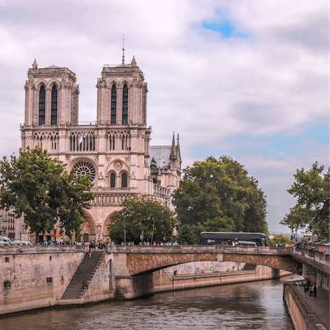 Grab a baguette and stroll fifteen minutes to Notre Dame for lunch with a view