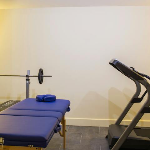 Start the day with good intentions in the home's gym