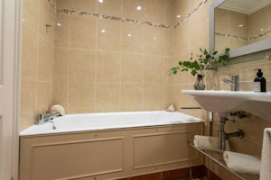 Regency Abode image 13