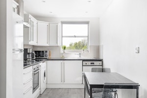 Contemporary Cromwell image 12