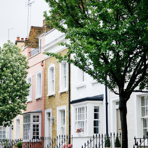 Stroll around affluent Chelsea before lunching on the King's Road