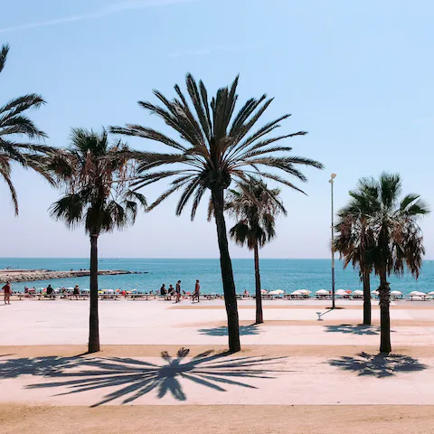 Stay just a fifteen minute walk away from the sandy shores of Barceloneta Beach