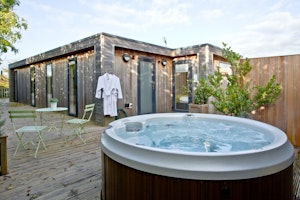 Dwell on the Deck image 1