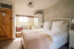 Golden Valley Manor image 11