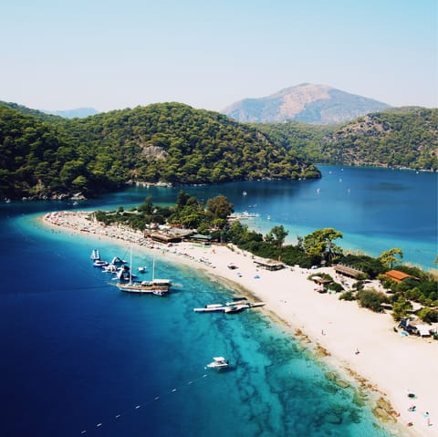 Explore the spectacular beaches of Ölüdeniz Belediyesi, home to white sand and still waters