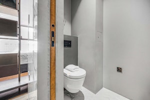 Gleaming Place image 4