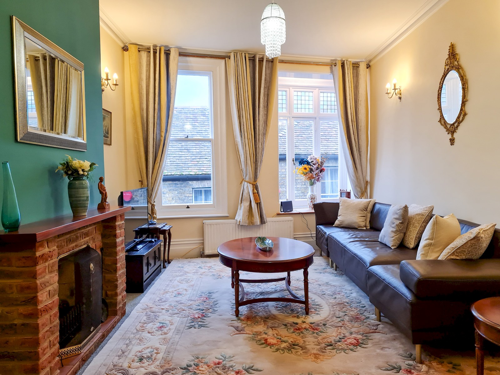 Baker's Bounty, Kent, England Plum Guide