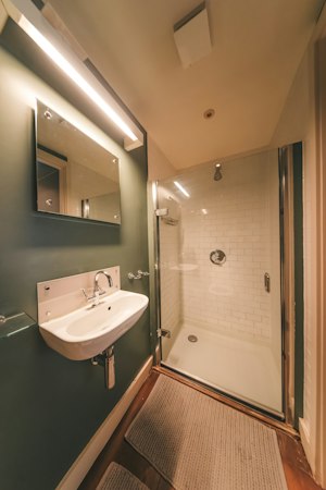 Bayswater Retreat image 2