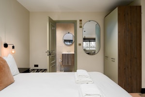 Euston Serenade image 5