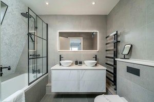 Battersea Park Terrace image 6