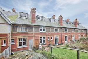 Cliffside Charm image 9