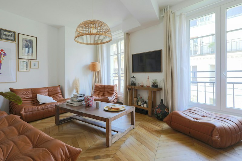 Parisian Pastime main image