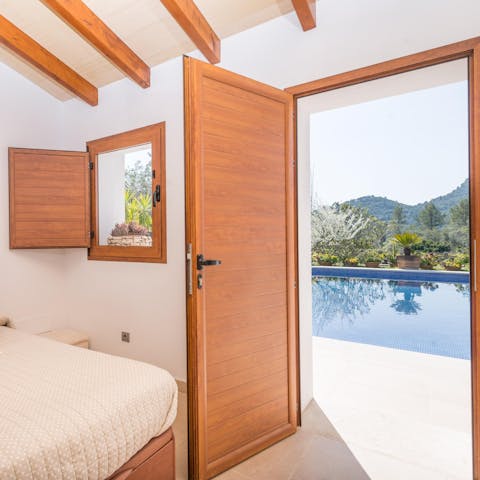 Step right out to the vast garden from one of the private bedroom buildings