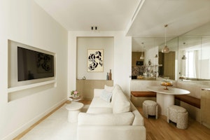A Parisian Beauty image 1