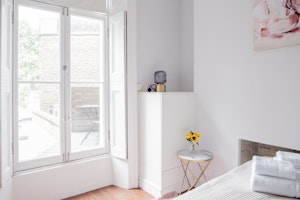 London Grace image 10