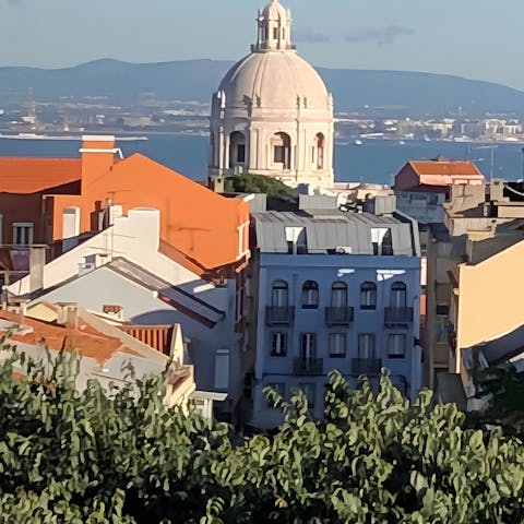 Stay in the Graça, walking distance from Lisbon's main attractions