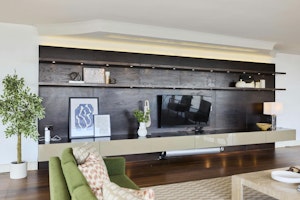 A Riverside Abode image 15