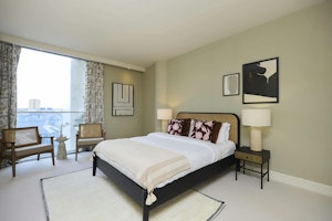 A Riverside Abode image 14