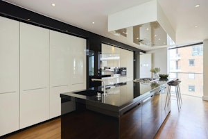 A Riverside Abode image 13