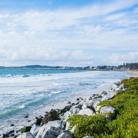 Access the beach of Half Moon Bay on the edge of the Pacific Ocean, a fifteen-minute walk away