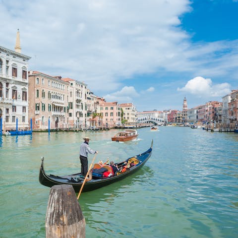 Organise a gondola tour with your host and see the city by the boat