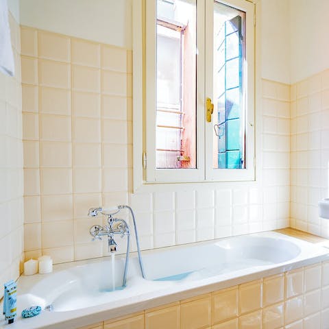 Have a relaxing bath after a busy day exploring town