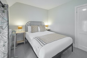 The High Stonehouse image 14