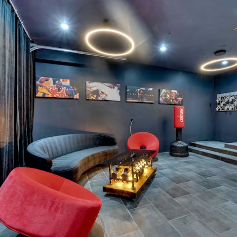 Chill out in the games room – there's a pool table and bar
