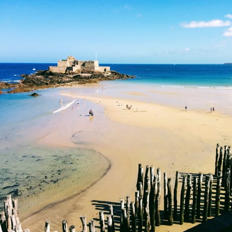Pay a visit to the iconic port town of Saint-Malo, reachable by car in about an hour