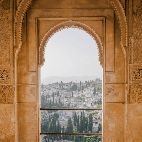Immerse yourself in the cultural heritage of Andalucía from the Alhambra