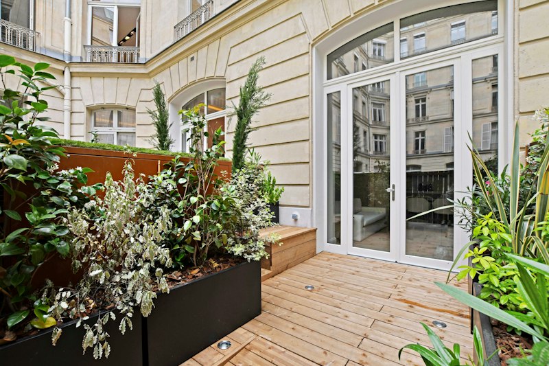 Parisian Terrace additional image