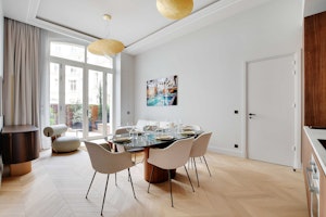 Parisian Terrace image 4